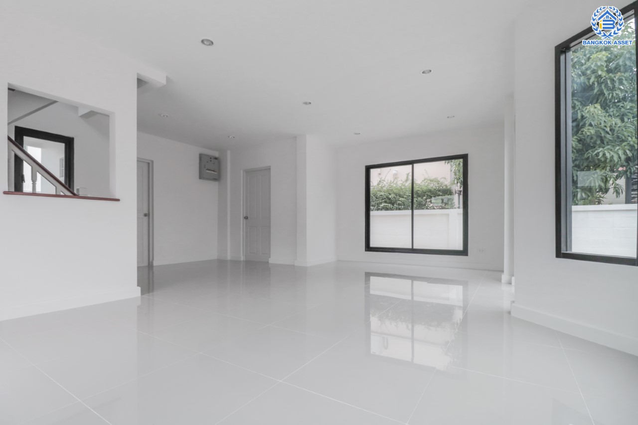 บ้านมือสองตกแต่งใหม่ แบรนด์ LH ม.ชลลดา บางใหญ่-เซ็นทรัลเวสต์เกต หลังใหญ่ เนื้อที่ 64 ตร.ว. ฟังก์ชัน 3 ห้องนอน 2 ห้องน้ำ จอดรถได้ 3 ที่จอดรถ พร้อม Facilities ครบครัน บนทำเลเดินทางสะดวก เชื่อมต่อถ.กาญจนาภิเษก ใกล้รถไฟฟ้าสายสีม่วง "สถานีคลองบางไผ่"